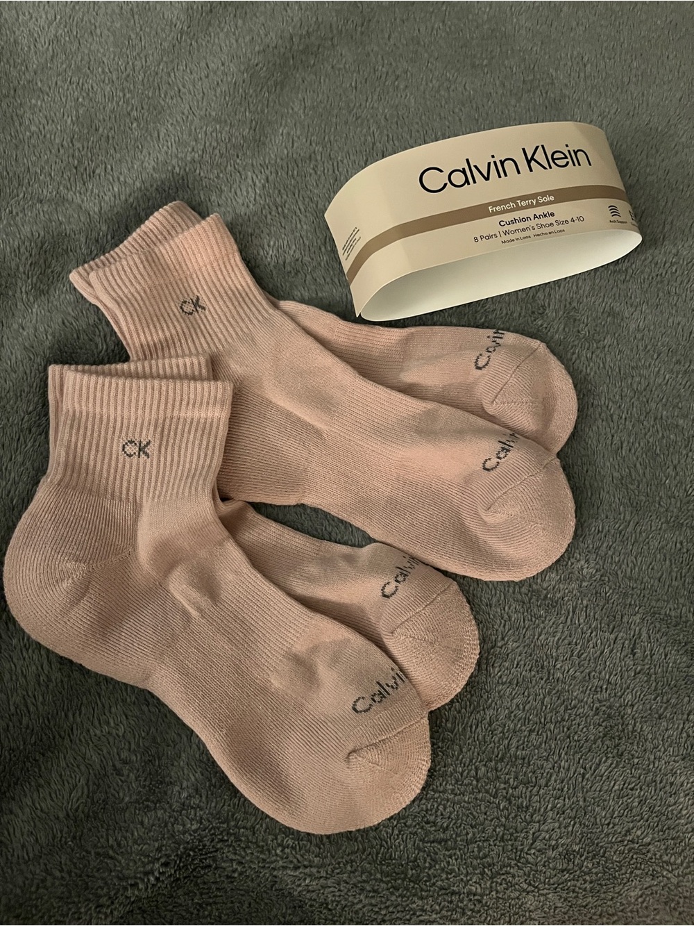 Calvin Klein Women'Calvin Klein Women's French Terry Cushion Ankle Socks 2 Pairs